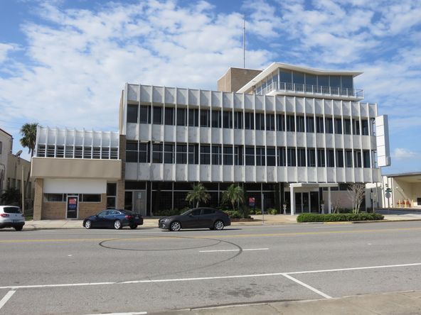 Freestanding Downtown Building: 226-230 N. Beach Street, Daytona Beach, FL 32114